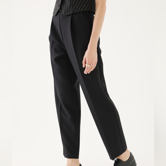 Anthropologie stretch tailored pants with pleats and wide straight leg. Size 4 - Picture 3 of 6